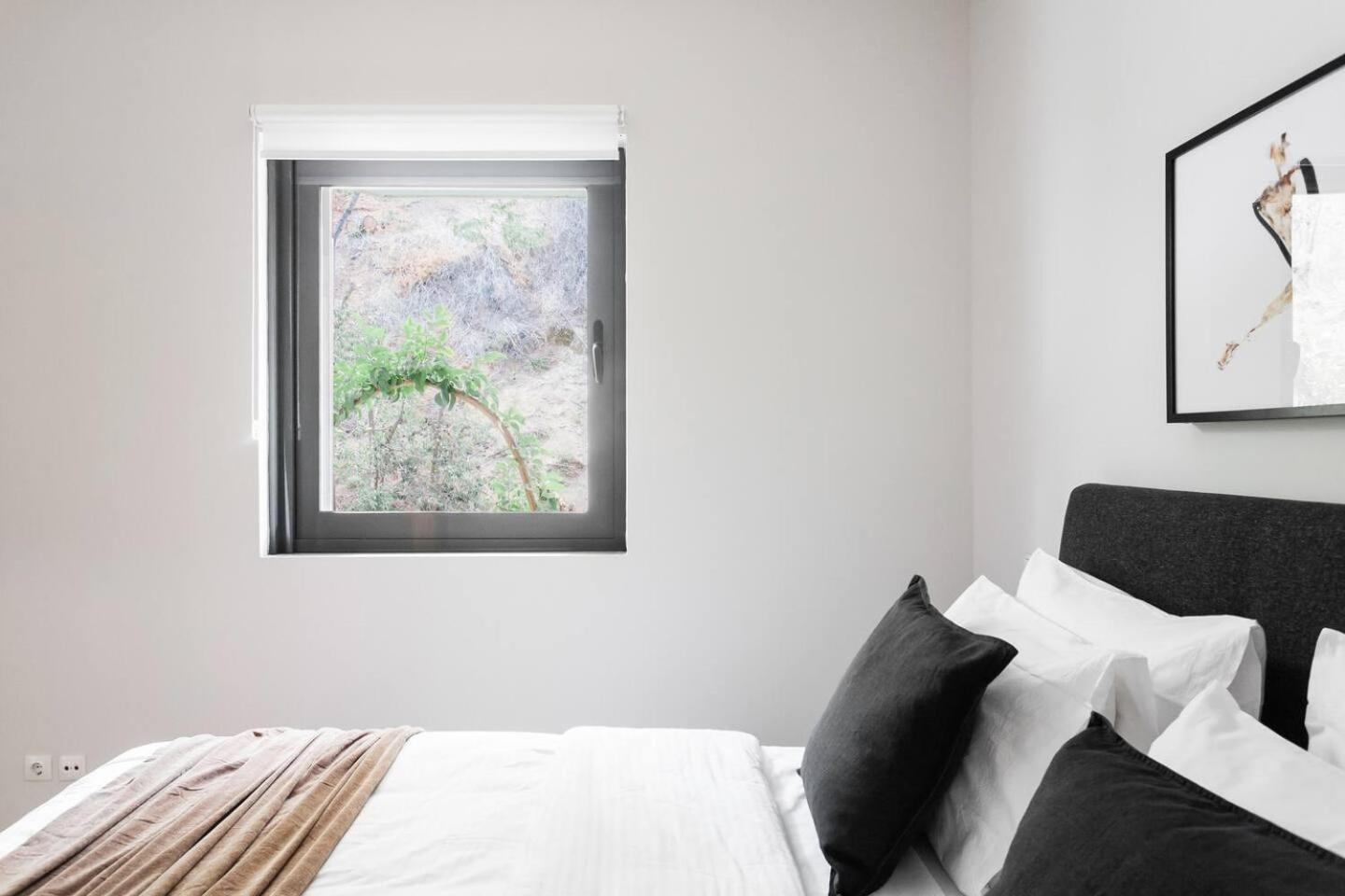 Apartment The Hill By Zoia Living